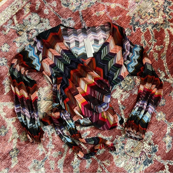 NWT Anthropologie Chevron Wrapped Top Red Motif Size S - Picture 6 of 9